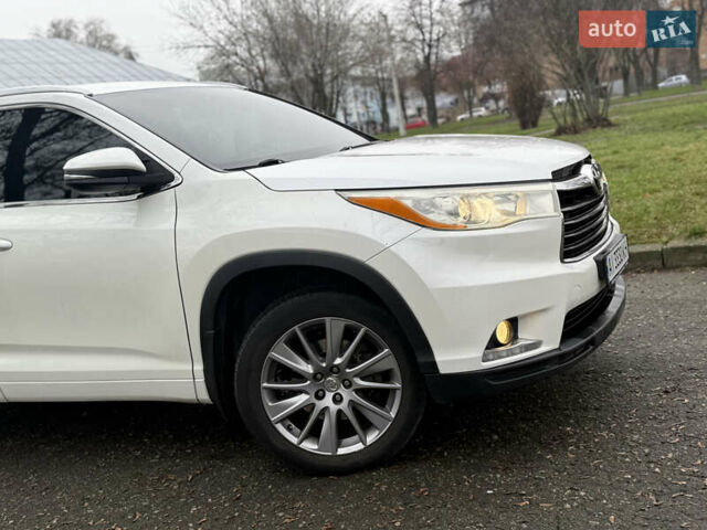 Белый Тойота Хайлендер, объемом двигателя 2.67 л и пробегом 152 тыс. км за 22800 $, фото 5 на Automoto.ua