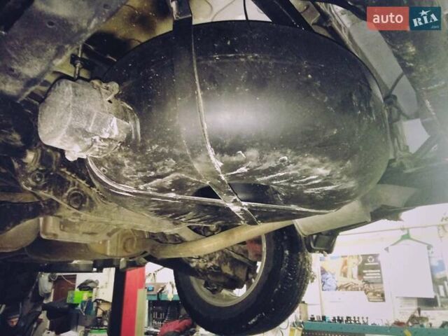 Белый Тойота Хайлендер, объемом двигателя 3.55 л и пробегом 220 тыс. км за 20515 $, фото 3 на Automoto.ua