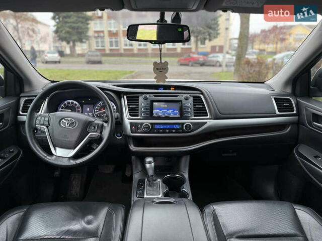 Белый Тойота Хайлендер, объемом двигателя 2.67 л и пробегом 152 тыс. км за 22800 $, фото 20 на Automoto.ua