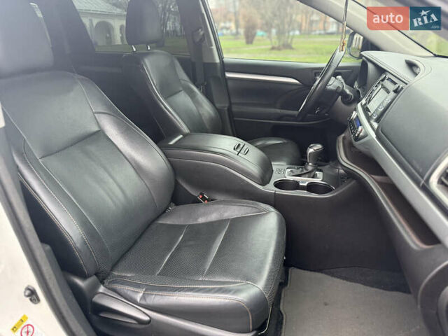 Белый Тойота Хайлендер, объемом двигателя 2.67 л и пробегом 152 тыс. км за 22800 $, фото 33 на Automoto.ua