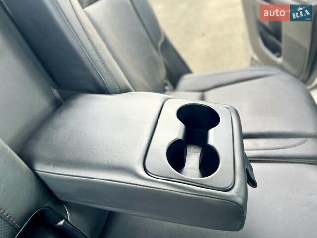 Белый Тойота Хайлендер, объемом двигателя 2.67 л и пробегом 180 тыс. км за 18995 $, фото 36 на Automoto.ua