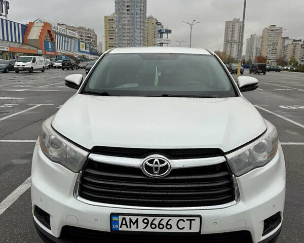 Тойота Хайлендер 2016 в Киеве на Automoto.ua Белый Тойота Хайлендер, объемом двигателя 2.67 л и пробегом 185 тыс. км за 18550 $, фото 4 на Automoto.ua