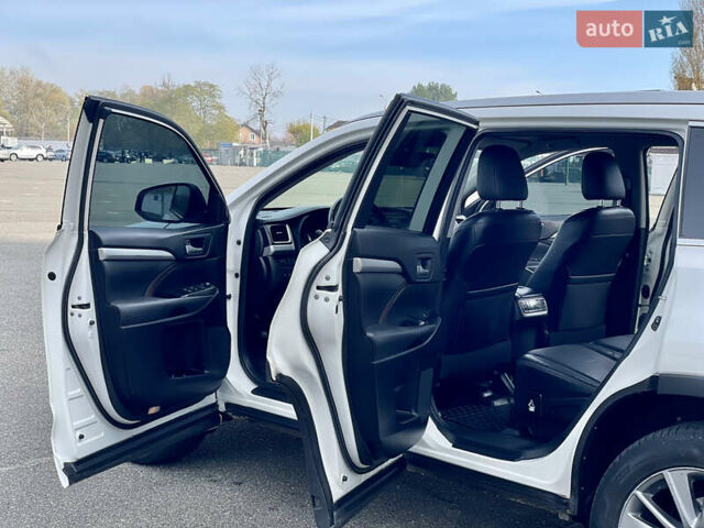 Белый Тойота Хайлендер, объемом двигателя 2.67 л и пробегом 180 тыс. км за 18995 $, фото 38 на Automoto.ua