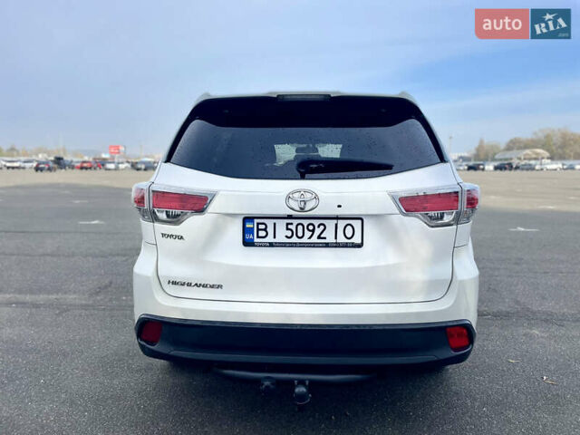Белый Тойота Хайлендер, объемом двигателя 2.67 л и пробегом 180 тыс. км за 18995 $, фото 8 на Automoto.ua