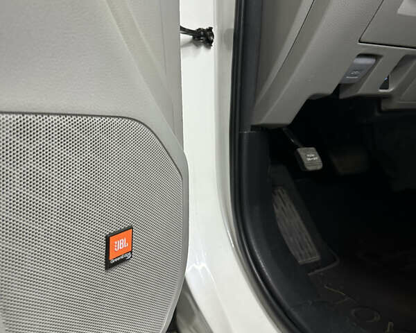 Белый Тойота Хайлендер, объемом двигателя 3.5 л и пробегом 145 тыс. км за 24800 $, фото 11 на Automoto.ua