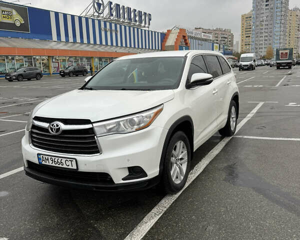 Тойота Хайлендер 2016 в Киеве на Automoto.ua Белый Тойота Хайлендер, объемом двигателя 2.67 л и пробегом 185 тыс. км за 18550 $, фото 2 на Automoto.ua