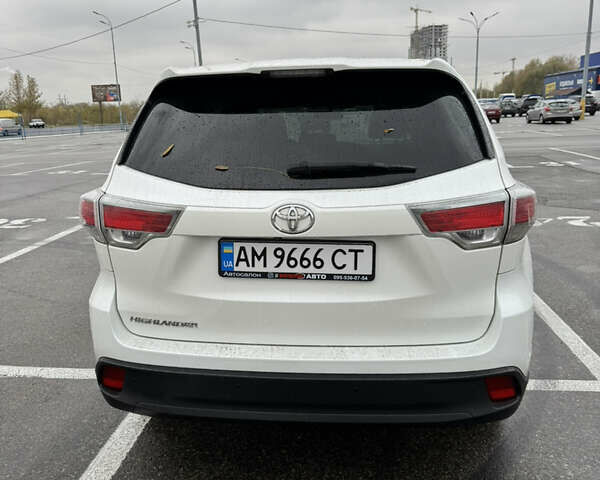 Тойота Хайлендер 2016 в Киеве на Automoto.ua Белый Тойота Хайлендер, объемом двигателя 2.67 л и пробегом 185 тыс. км за 18550 $, фото 6 на Automoto.ua