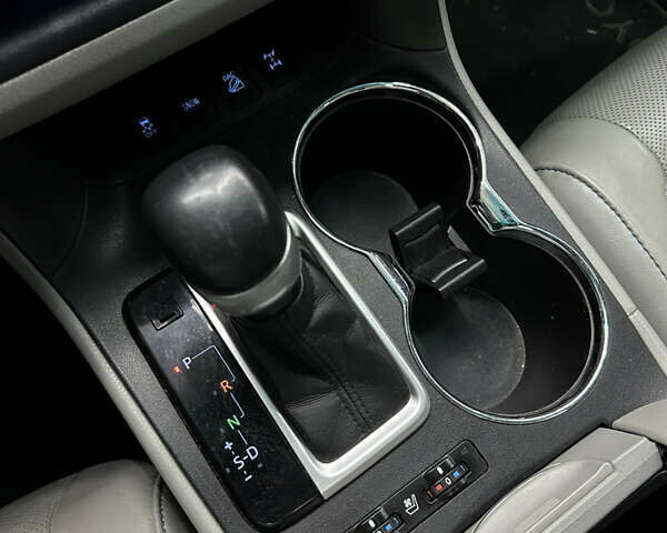 Белый Тойота Хайлендер, объемом двигателя 3.5 л и пробегом 145 тыс. км за 24800 $, фото 14 на Automoto.ua