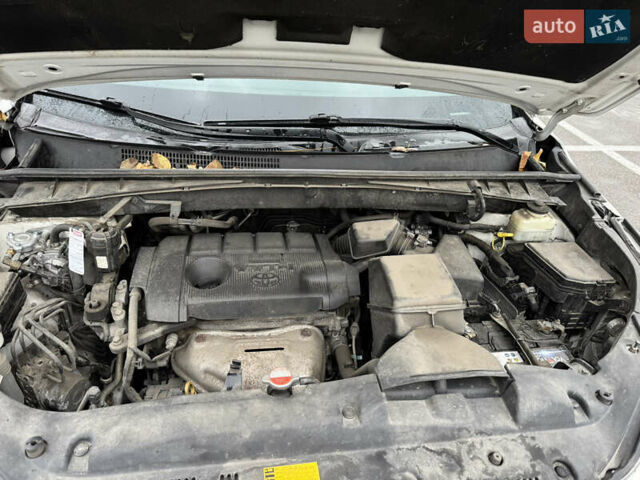 Тойота Хайлендер 2016 в Киеве на Automoto.ua Белый Тойота Хайлендер, объемом двигателя 2.67 л и пробегом 185 тыс. км за 18550 $, фото 15 на Automoto.ua