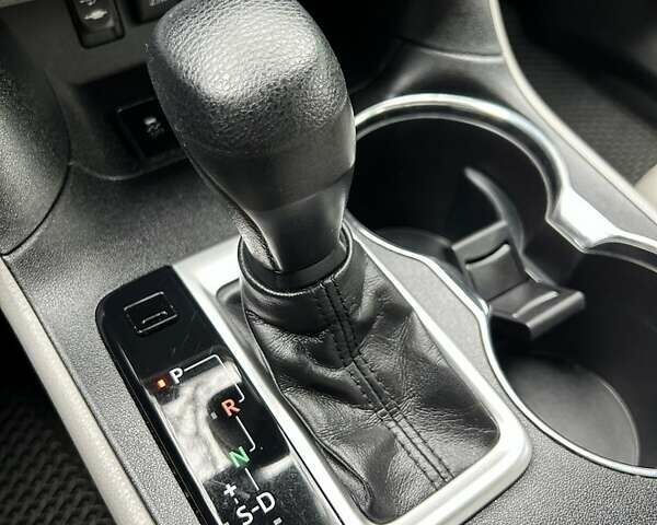 Білий Тойота Хайлендер, об'ємом двигуна 2.7 л та пробігом 115 тис. км за 31500 $, фото 11 на Automoto.ua