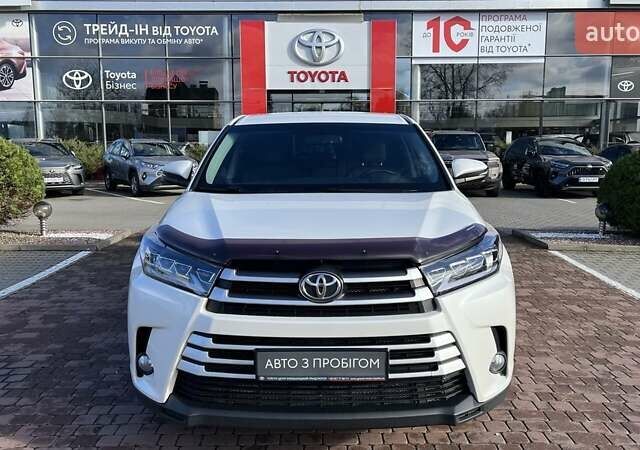 Белый Тойота Хайлендер, объемом двигателя 2.67 л и пробегом 136 тыс. км за 24700 $, фото 4 на Automoto.ua