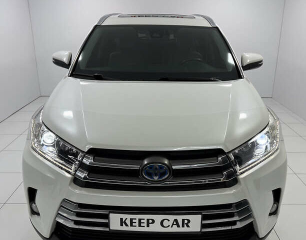 Белый Тойота Хайлендер, объемом двигателя 3.46 л и пробегом 100 тыс. км за 34000 $, фото 5 на Automoto.ua