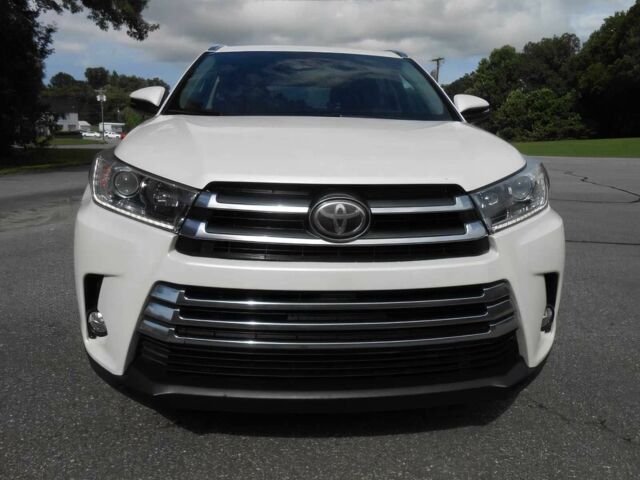 Белый Тойота Хайлендер, объемом двигателя 3.5 л и пробегом 67 тыс. км за 15600 $, фото 1 на Automoto.ua