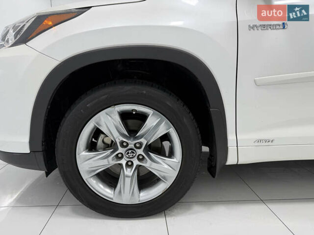 Белый Тойота Хайлендер, объемом двигателя 3.46 л и пробегом 100 тыс. км за 34000 $, фото 24 на Automoto.ua