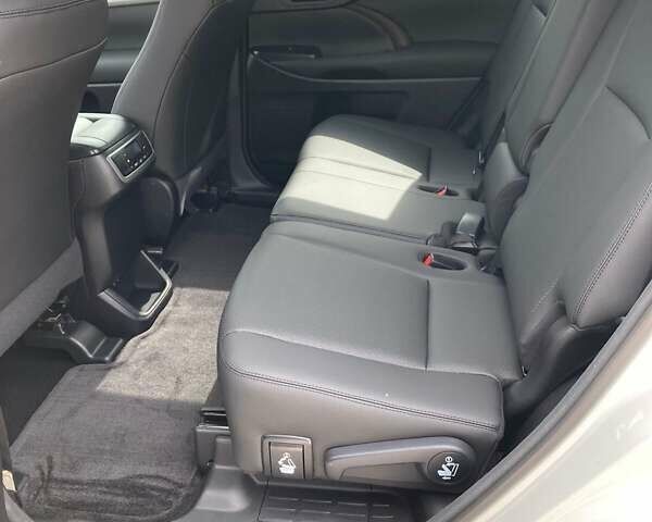 Белый Тойота Хайлендер, объемом двигателя 3.46 л и пробегом 22 тыс. км за 29500 $, фото 10 на Automoto.ua