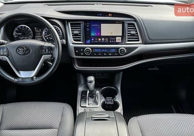 Белый Тойота Хайлендер, объемом двигателя 2.67 л и пробегом 136 тыс. км за 24700 $, фото 7 на Automoto.ua