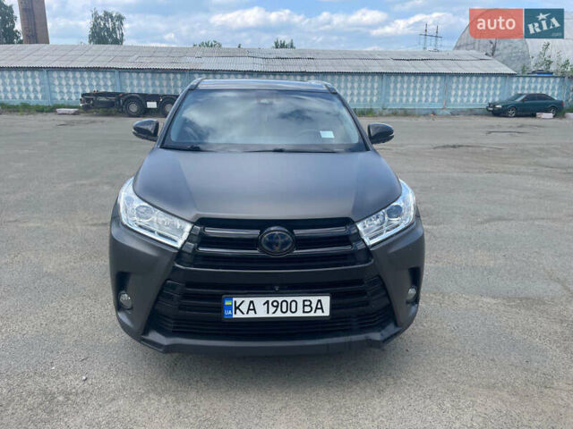 Білий Тойота Хайлендер, об'ємом двигуна 3.46 л та пробігом 180 тис. км за 30000 $, фото 3 на Automoto.ua