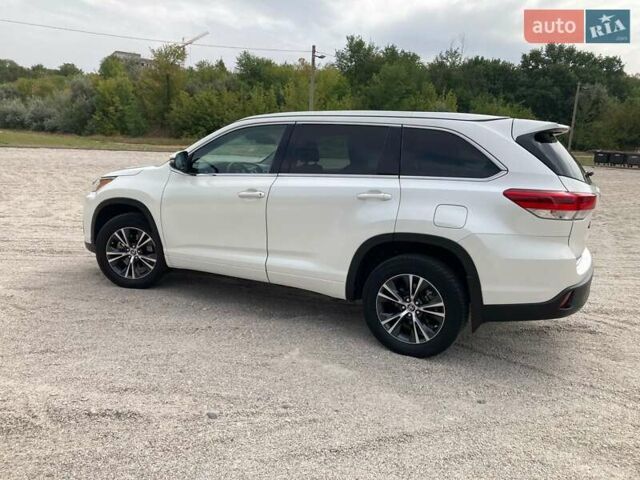 Белый Тойота Хайлендер, объемом двигателя 3.46 л и пробегом 22 тыс. км за 29500 $, фото 9 на Automoto.ua