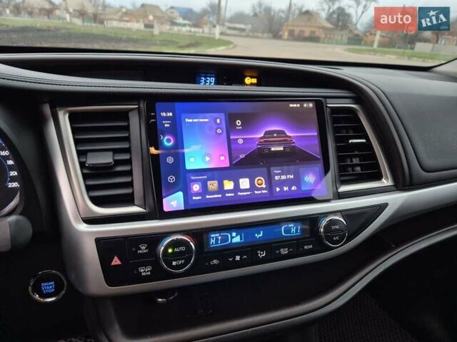 Білий Тойота Хайлендер, об'ємом двигуна 2.67 л та пробігом 149 тис. км за 29500 $, фото 3 на Automoto.ua