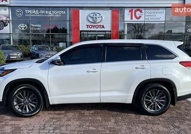 Белый Тойота Хайлендер, объемом двигателя 2.67 л и пробегом 136 тыс. км за 24700 $, фото 2 на Automoto.ua