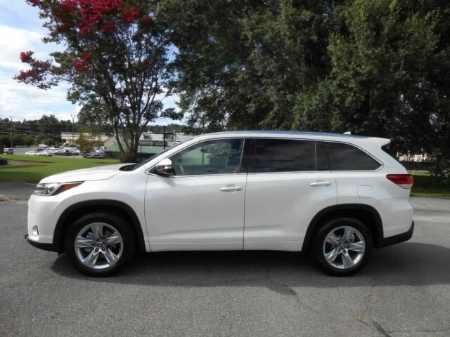 Белый Тойота Хайлендер, объемом двигателя 3.5 л и пробегом 67 тыс. км за 15600 $, фото 3 на Automoto.ua