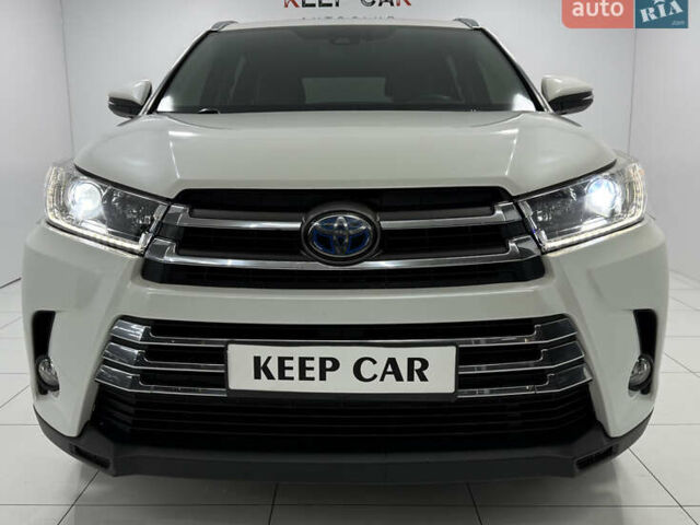 Белый Тойота Хайлендер, объемом двигателя 3.46 л и пробегом 100 тыс. км за 34000 $, фото 6 на Automoto.ua