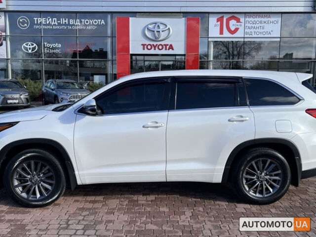 Белый Тойота Хайлендер, объемом двигателя 2.7 л и пробегом 136 тыс. км за 24700 $, фото 2 на Automoto.ua