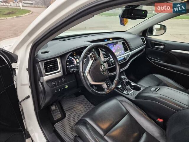 Білий Тойота Хайлендер, об'ємом двигуна 2.67 л та пробігом 149 тис. км за 29500 $, фото 5 на Automoto.ua