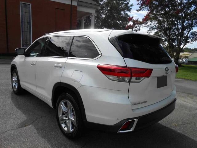 Белый Тойота Хайлендер, объемом двигателя 3.5 л и пробегом 67 тыс. км за 15600 $, фото 4 на Automoto.ua