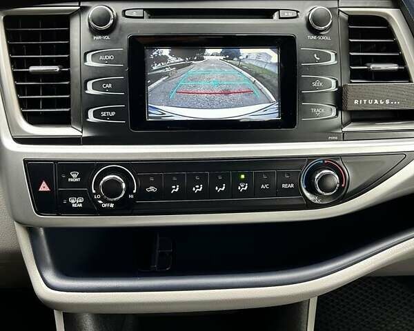 Білий Тойота Хайлендер, об'ємом двигуна 2.7 л та пробігом 115 тис. км за 31500 $, фото 12 на Automoto.ua