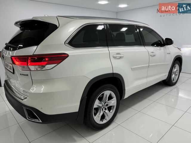 Белый Тойота Хайлендер, объемом двигателя 3.46 л и пробегом 100 тыс. км за 34000 $, фото 21 на Automoto.ua