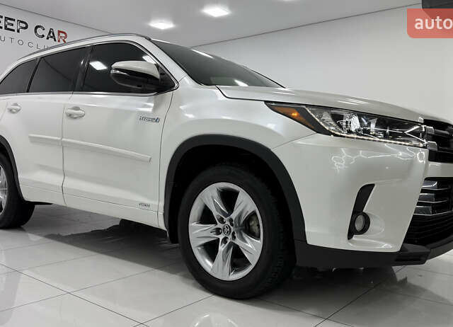 Белый Тойота Хайлендер, объемом двигателя 3.46 л и пробегом 100 тыс. км за 34000 $, фото 9 на Automoto.ua