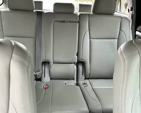 Білий Тойота Хайлендер, об'ємом двигуна 2.7 л та пробігом 115 тис. км за 31500 $, фото 13 на Automoto.ua