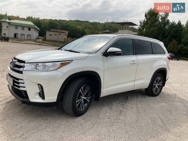 Белый Тойота Хайлендер, объемом двигателя 3.46 л и пробегом 22 тыс. км за 29500 $, фото 4 на Automoto.ua