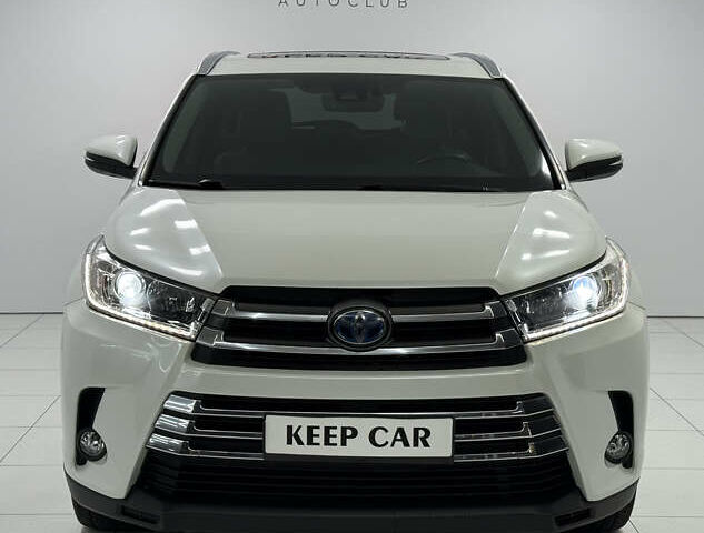 Белый Тойота Хайлендер, объемом двигателя 3.46 л и пробегом 100 тыс. км за 34000 $, фото 3 на Automoto.ua