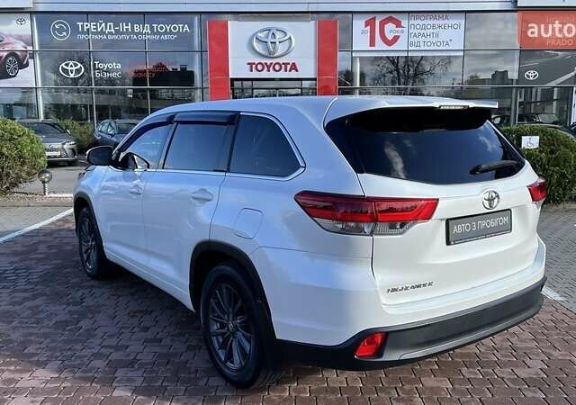 Белый Тойота Хайлендер, объемом двигателя 2.67 л и пробегом 136 тыс. км за 24700 $, фото 1 на Automoto.ua