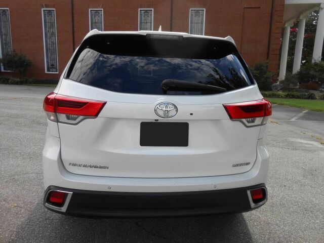 Белый Тойота Хайлендер, объемом двигателя 3.5 л и пробегом 67 тыс. км за 15600 $, фото 5 на Automoto.ua