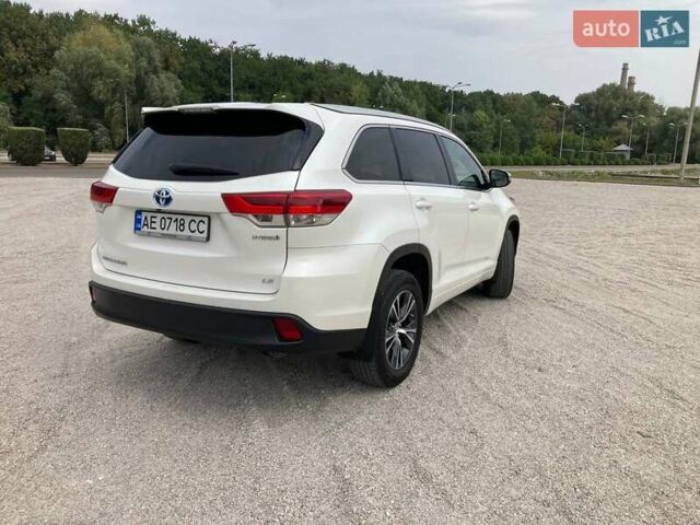 Белый Тойота Хайлендер, объемом двигателя 3.46 л и пробегом 22 тыс. км за 29500 $, фото 5 на Automoto.ua