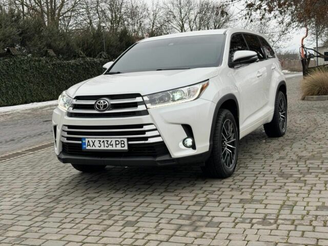 Білий Тойота Хайлендер, об'ємом двигуна 0 л та пробігом 114 тис. км за 25000 $, фото 23 на Automoto.ua