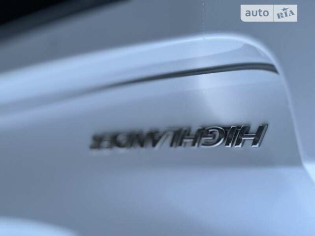 Білий Тойота Хайлендер, об'ємом двигуна 3.46 л та пробігом 147 тис. км за 38200 $, фото 15 на Automoto.ua