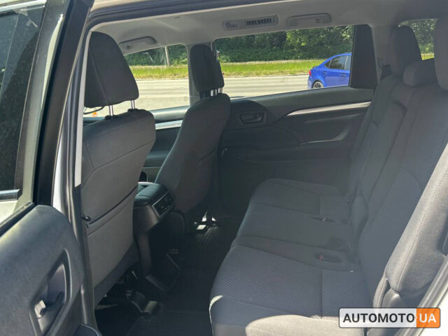 Білий Тойота Хайлендер, об'ємом двигуна 3.5 л та пробігом 60 тис. км за 31400 $, фото 12 на Automoto.ua