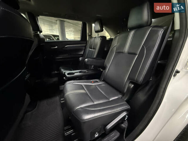 Белый Тойота Хайлендер, объемом двигателя 3.46 л и пробегом 74 тыс. км за 32900 $, фото 21 на Automoto.ua