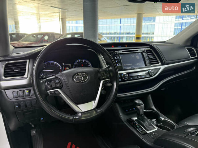 Белый Тойота Хайлендер, объемом двигателя 3.46 л и пробегом 74 тыс. км за 32900 $, фото 24 на Automoto.ua