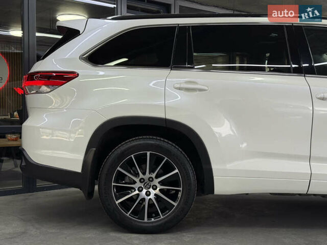 Белый Тойота Хайлендер, объемом двигателя 3.46 л и пробегом 74 тыс. км за 32900 $, фото 13 на Automoto.ua