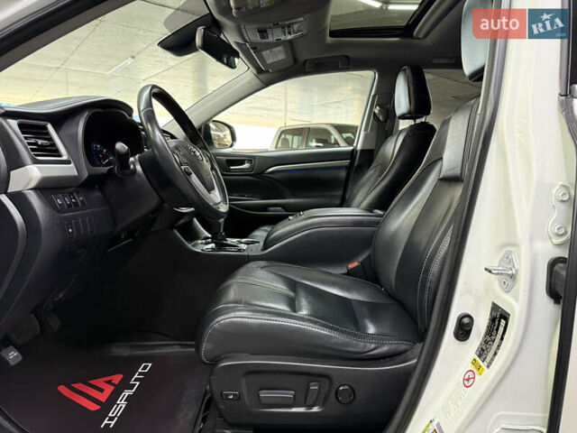 Белый Тойота Хайлендер, объемом двигателя 3.46 л и пробегом 74 тыс. км за 32900 $, фото 20 на Automoto.ua