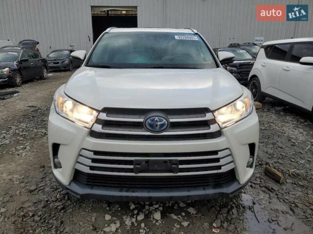 Белый Тойота Хайлендер, объемом двигателя 3.5 л и пробегом 86 тыс. км за 8700 $, фото 4 на Automoto.ua
