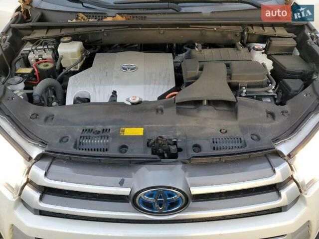 Белый Тойота Хайлендер, объемом двигателя 3.5 л и пробегом 86 тыс. км за 8700 $, фото 10 на Automoto.ua