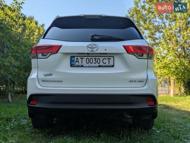 Белый Тойота Хайлендер, объемом двигателя 3.46 л и пробегом 80 тыс. км за 33500 $, фото 12 на Automoto.ua