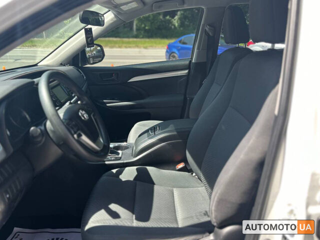 Білий Тойота Хайлендер, об'ємом двигуна 3.5 л та пробігом 60 тис. км за 31400 $, фото 7 на Automoto.ua