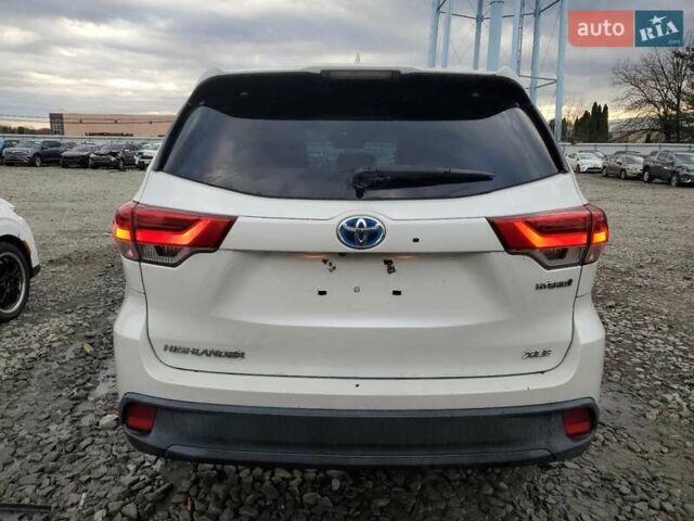 Белый Тойота Хайлендер, объемом двигателя 3.5 л и пробегом 86 тыс. км за 8700 $, фото 5 на Automoto.ua